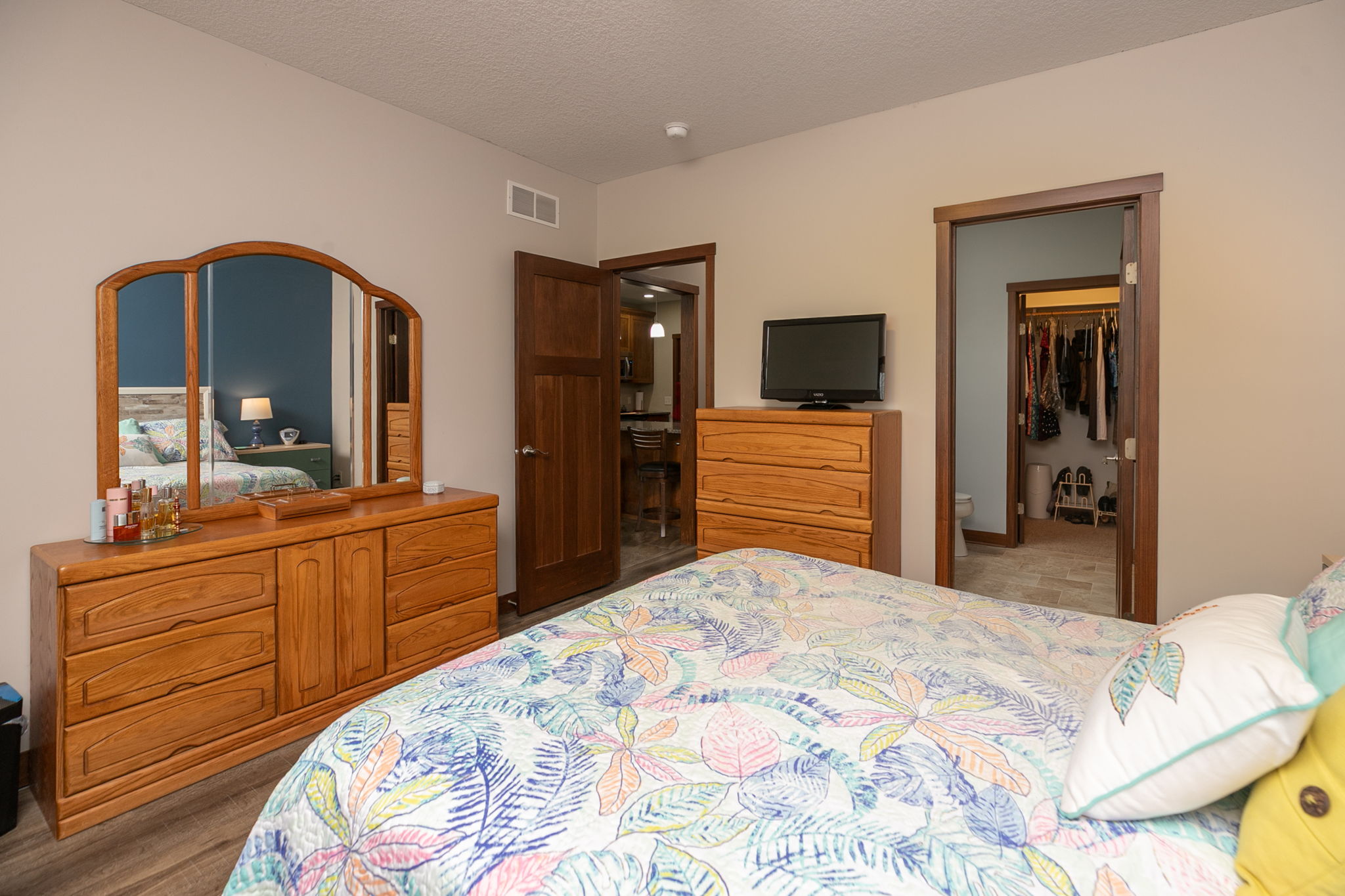 17-Primary Bedroom