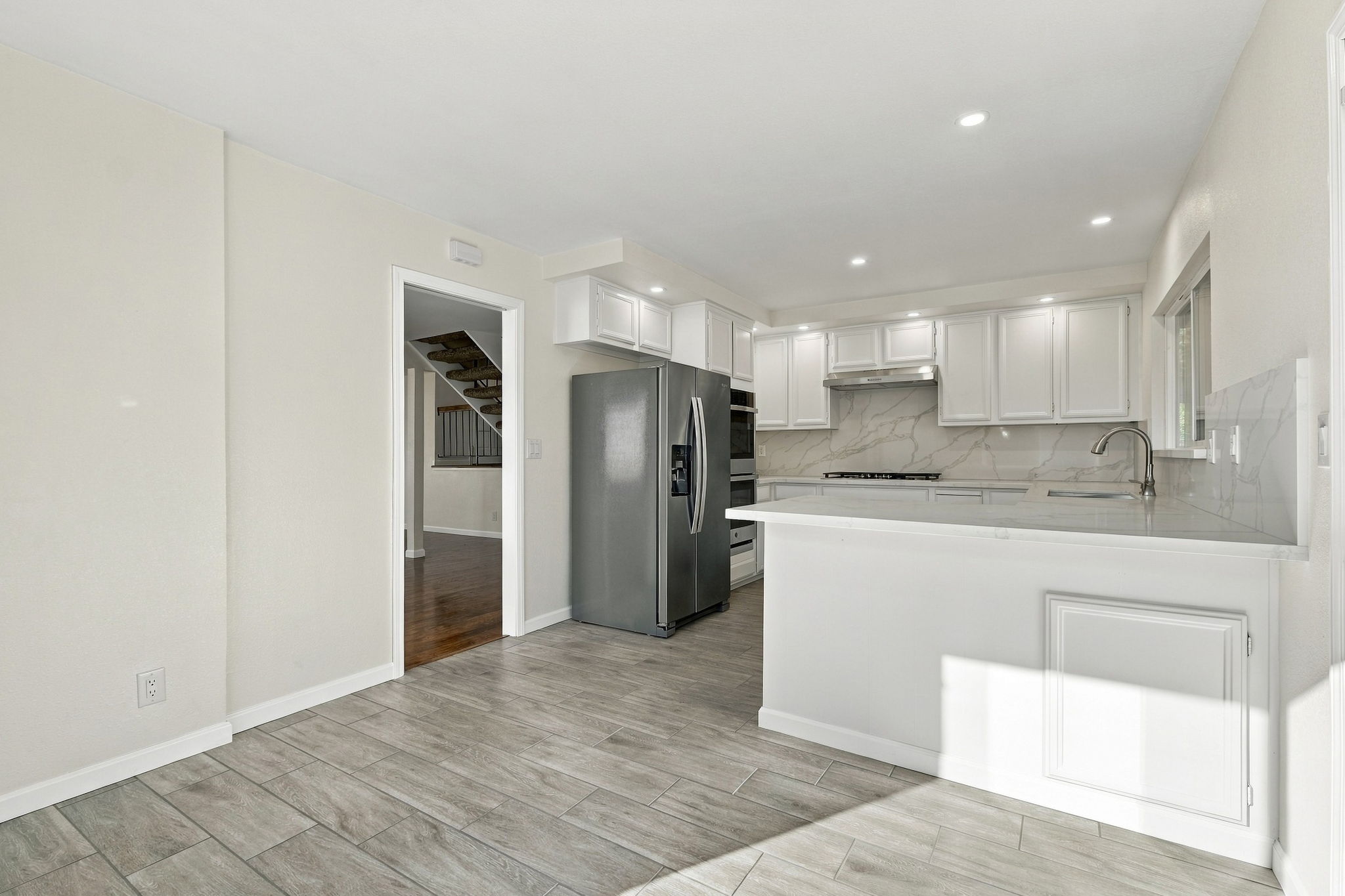 016_F8_122 Stratford St