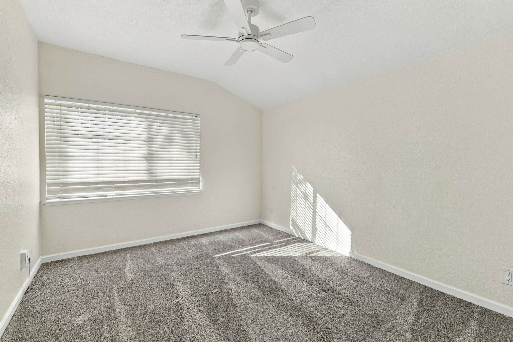 024_F8_122 Stratford St