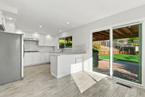 015_F8_122 Stratford St