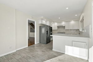 016_F8_122 Stratford St