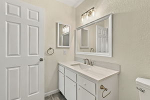 032_F8_122 Stratford St