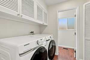033_F8_122 Stratford St