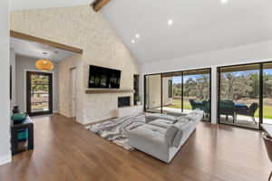  Photo 32