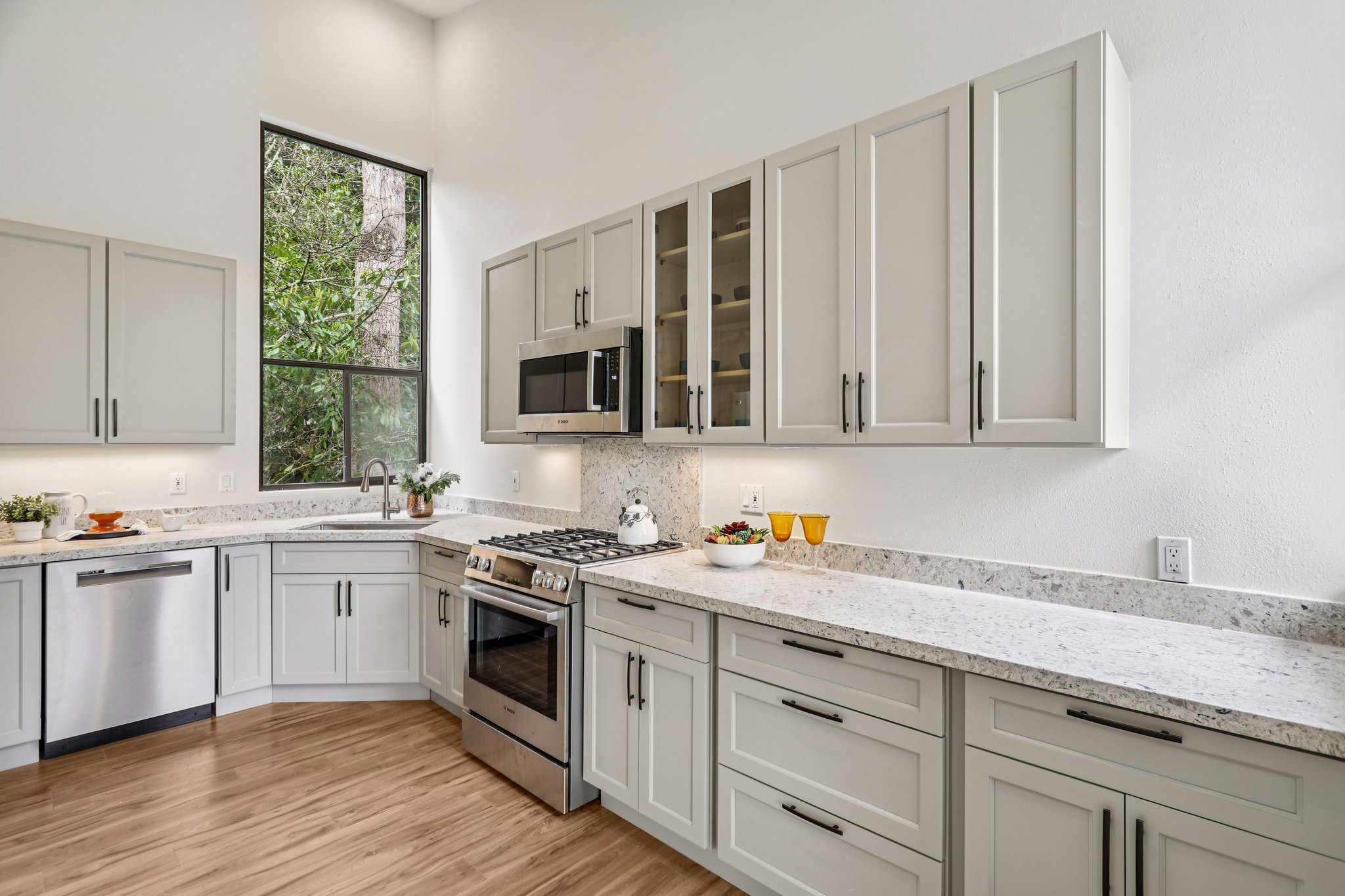 80th Pl-L0603-015.jpg