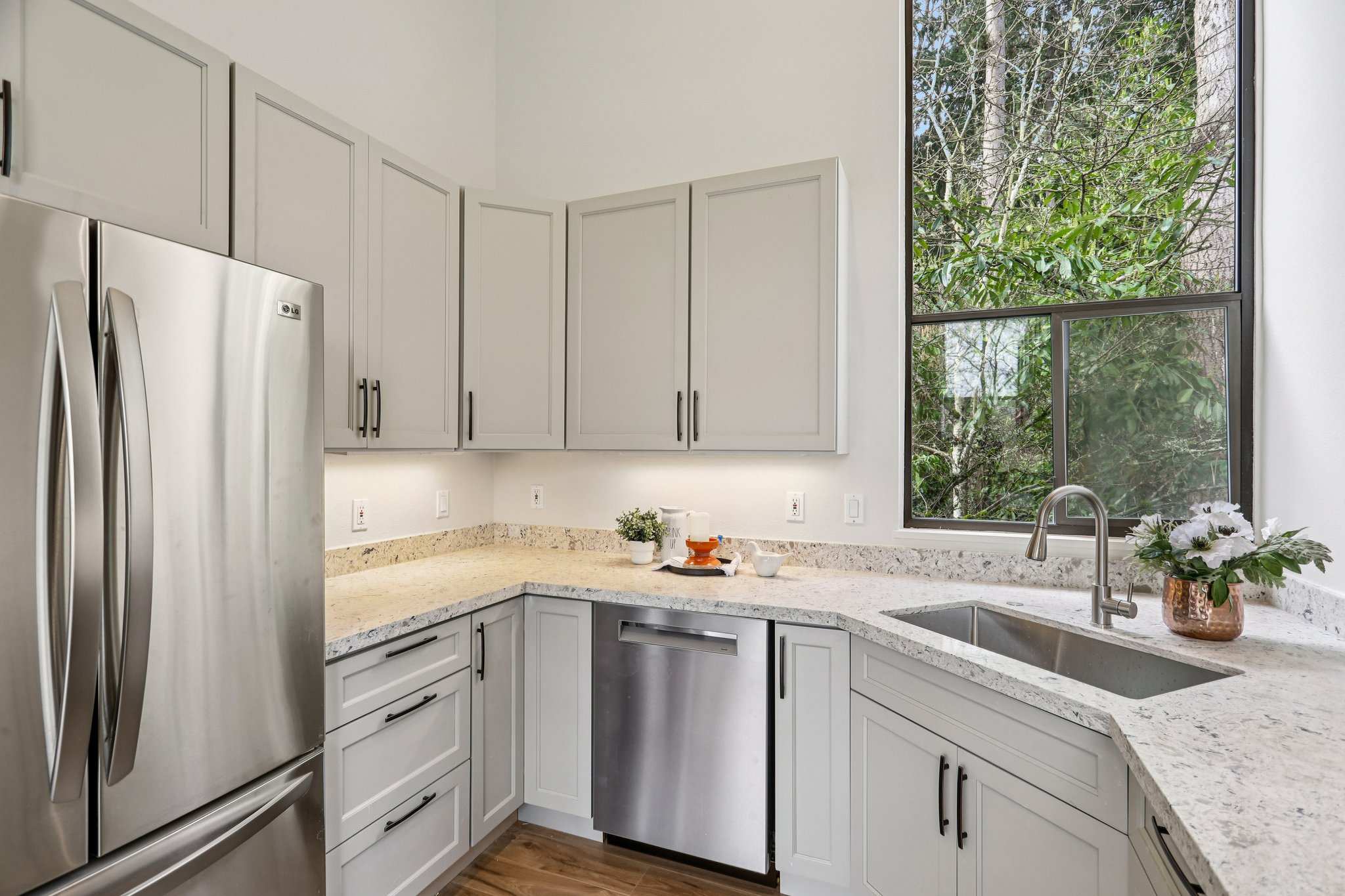 80th Pl-L0603-016.jpg