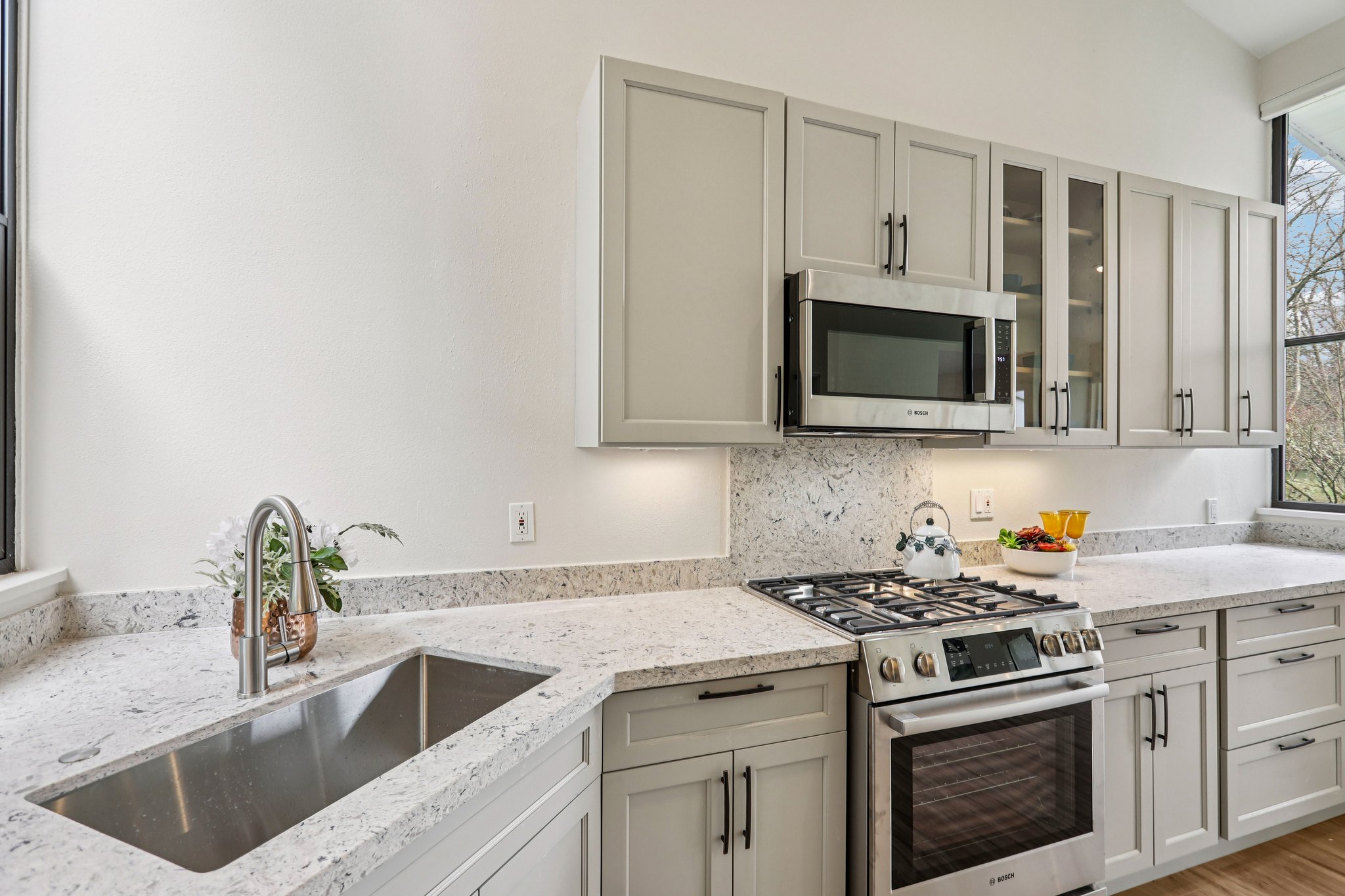 80th Pl-L0603-017.jpg