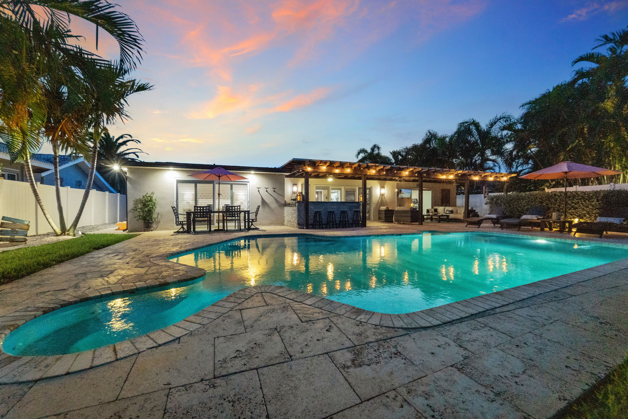 Back Pool Twilight - DSC02370