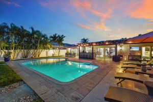 Back Pool Twilight - DSC02372