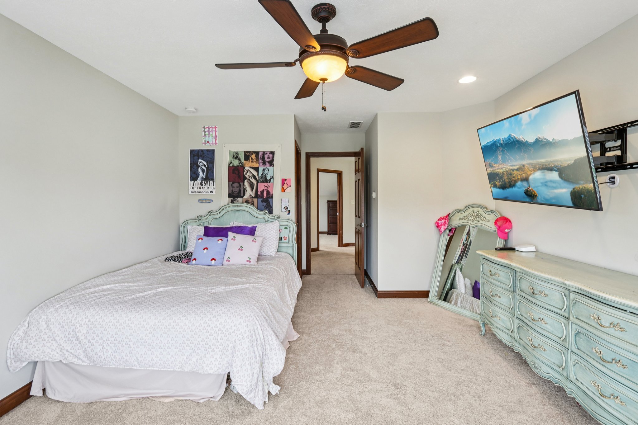 American Ave-S2511-030.jpg