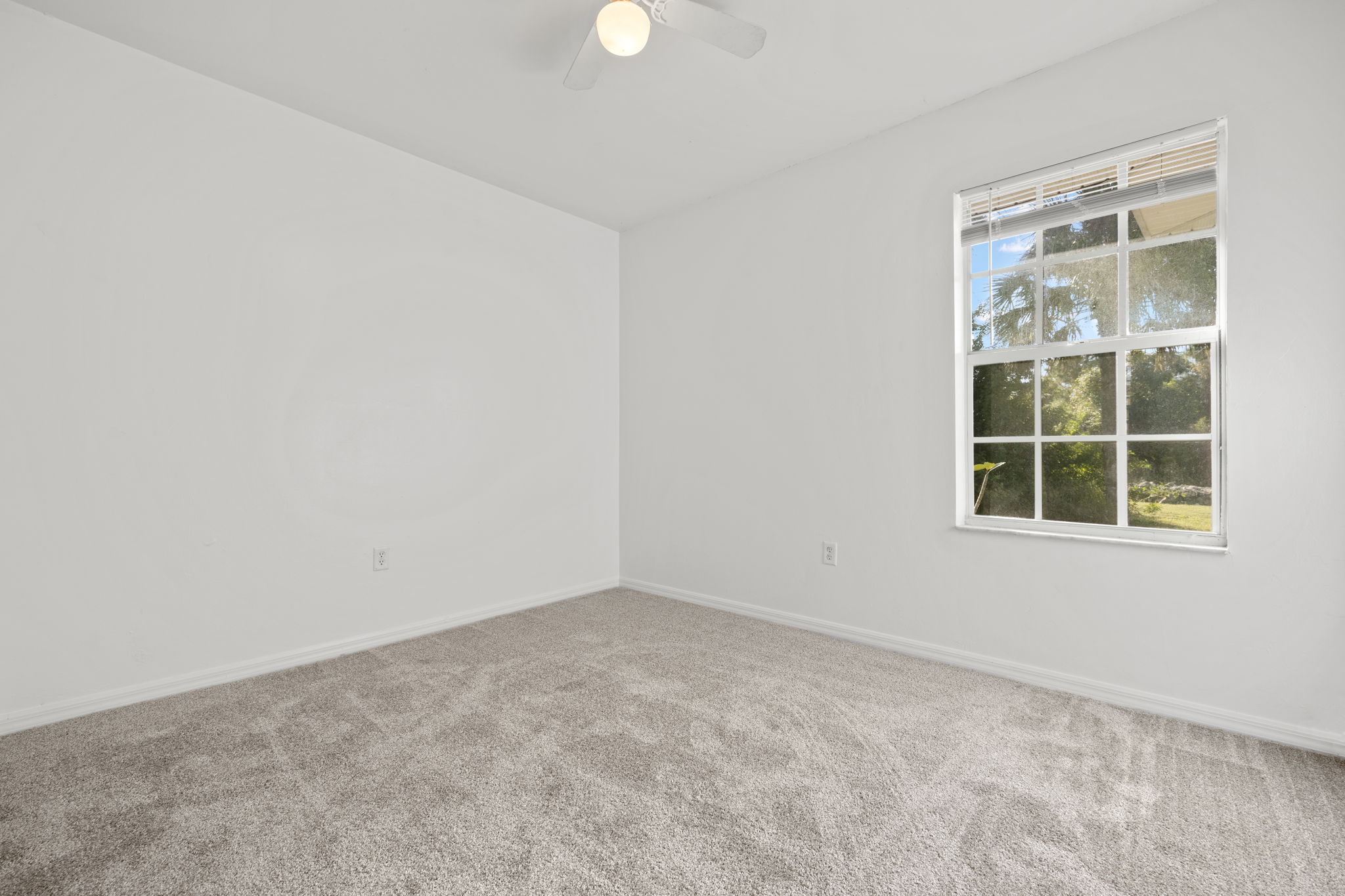 Guest Bedroom 2 (1)