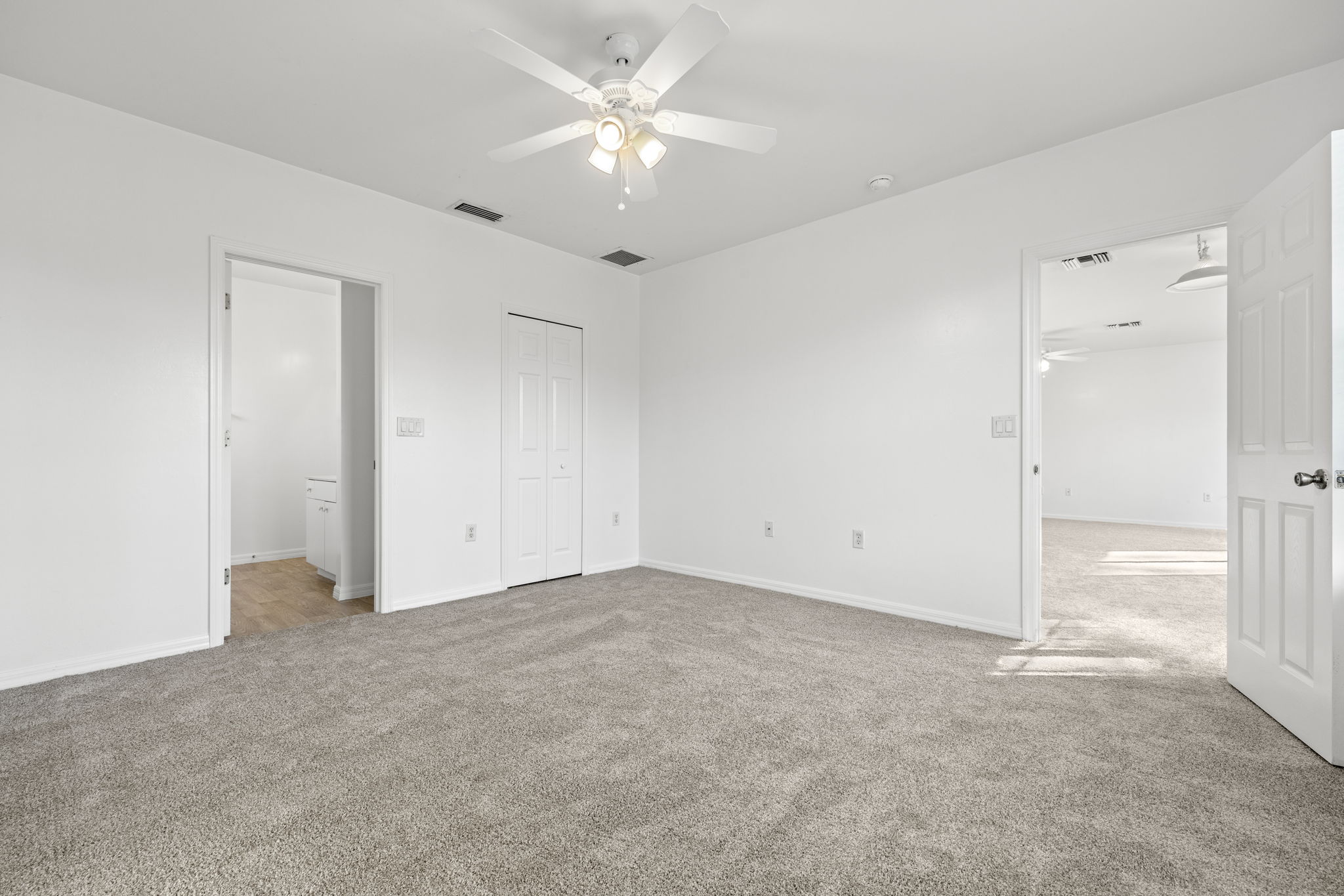 Primary Bedroom (3)