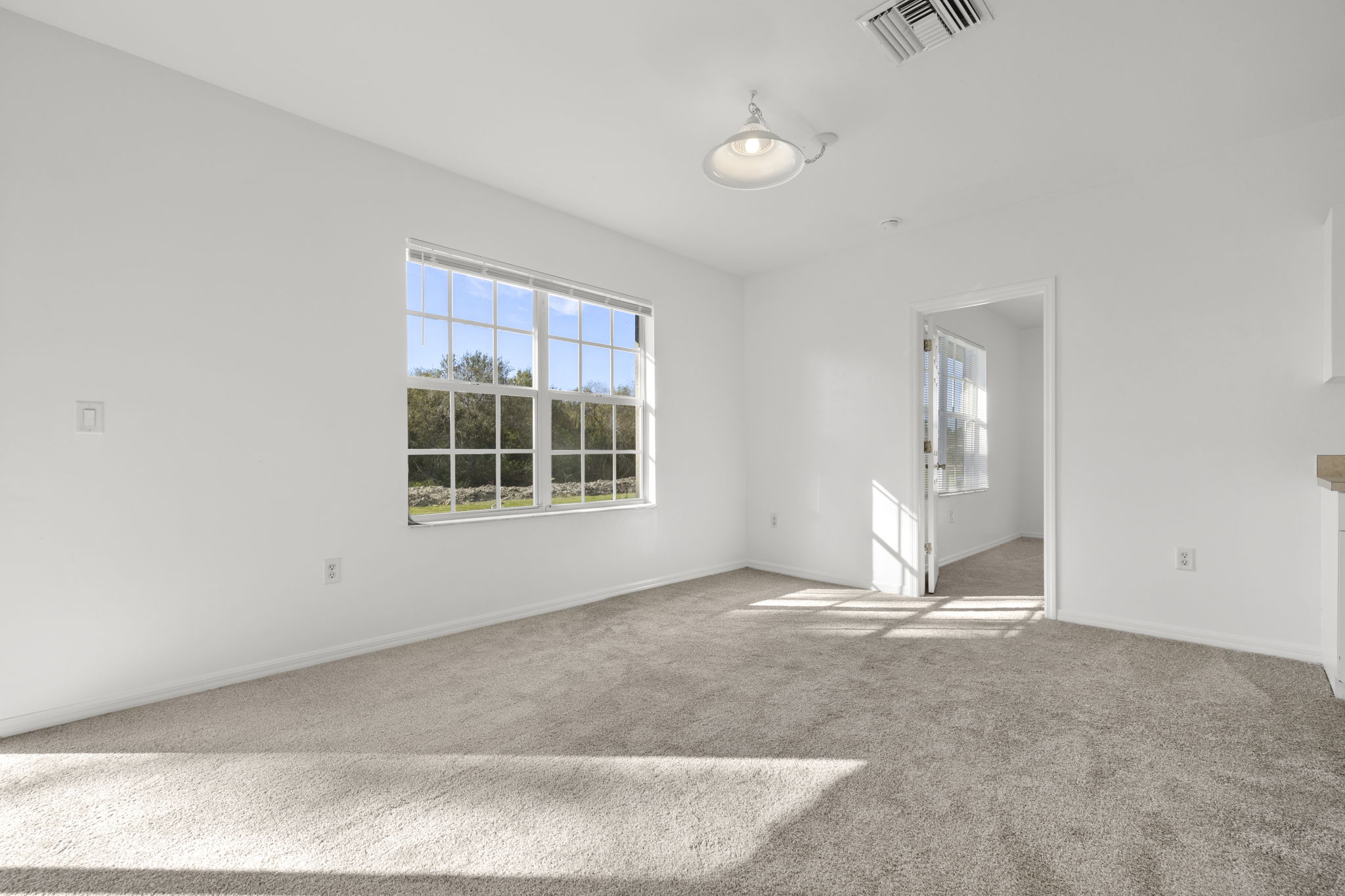 Dining Area (1)