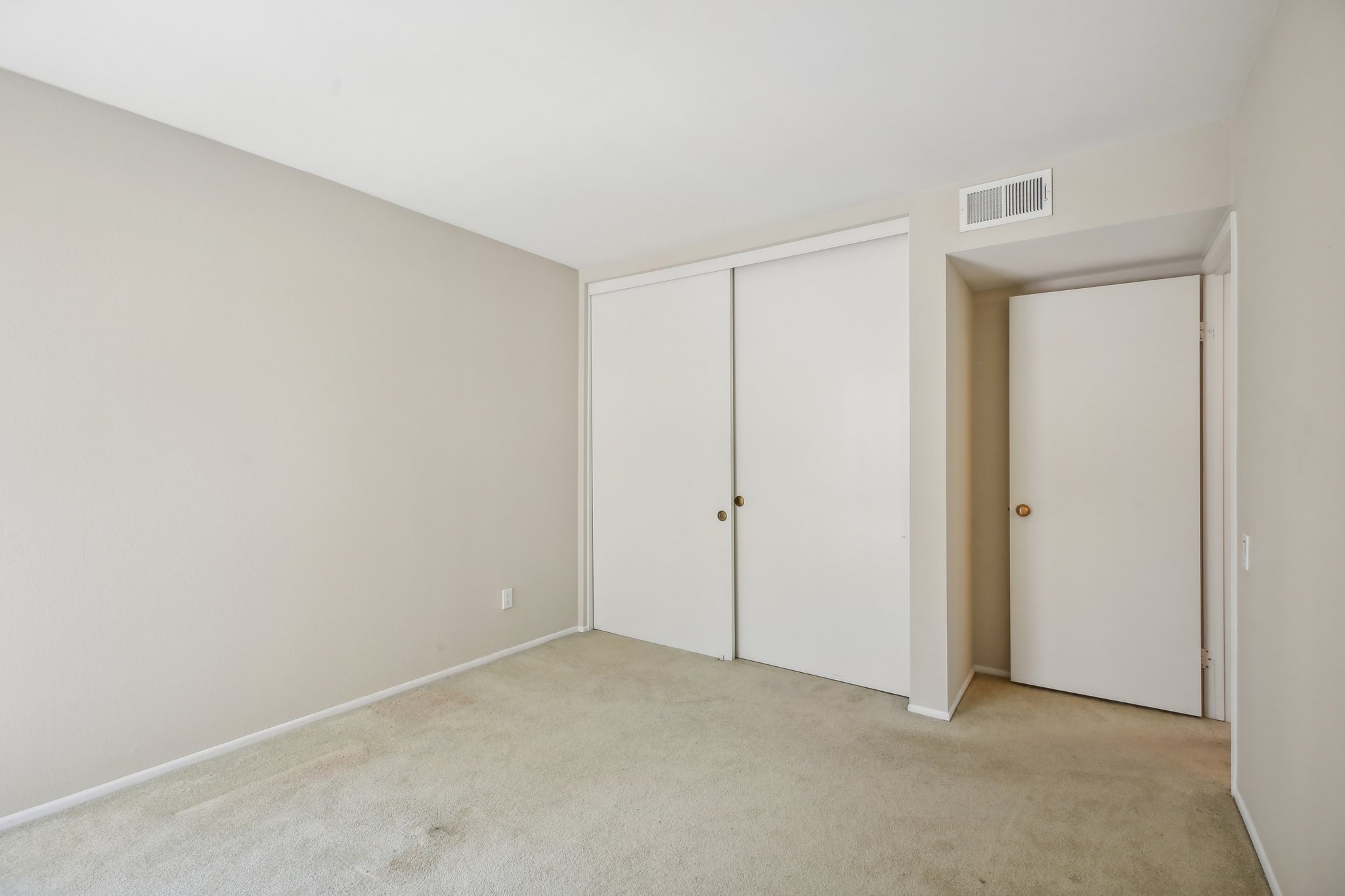 Manning Ave 1-028.jpg