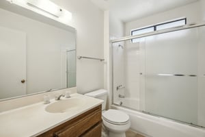 Manning Ave 1-025.jpg