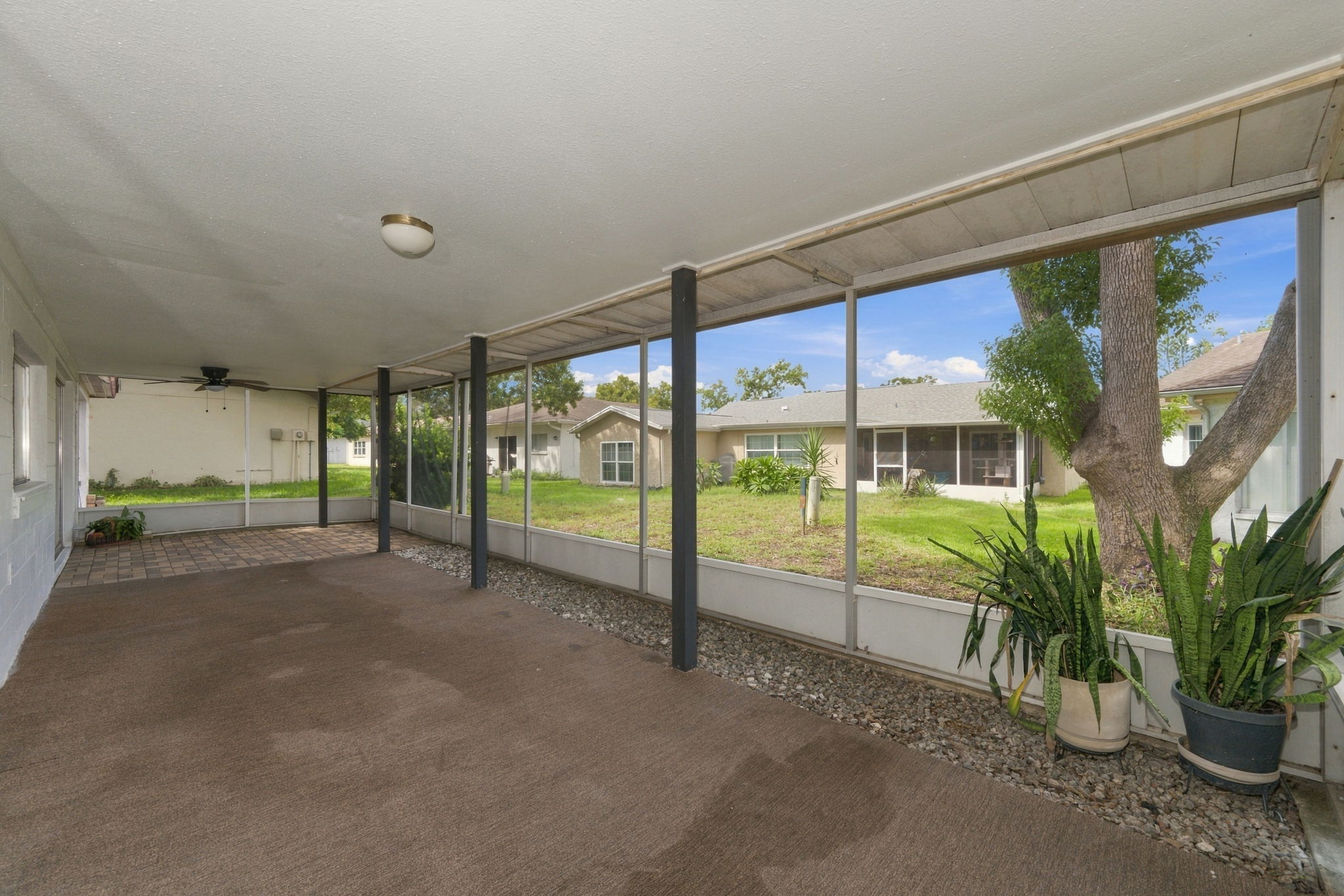 Lanai 1