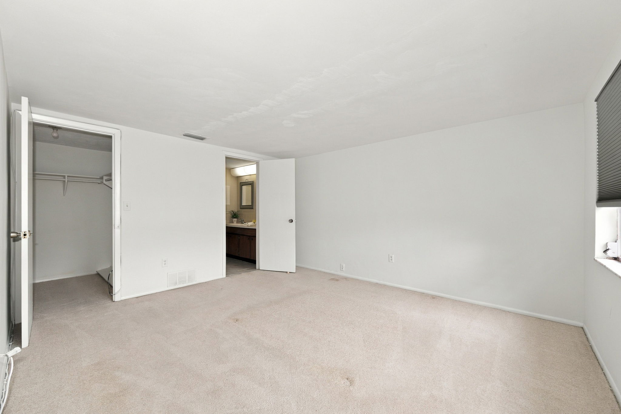 Primary Bedroom 1a