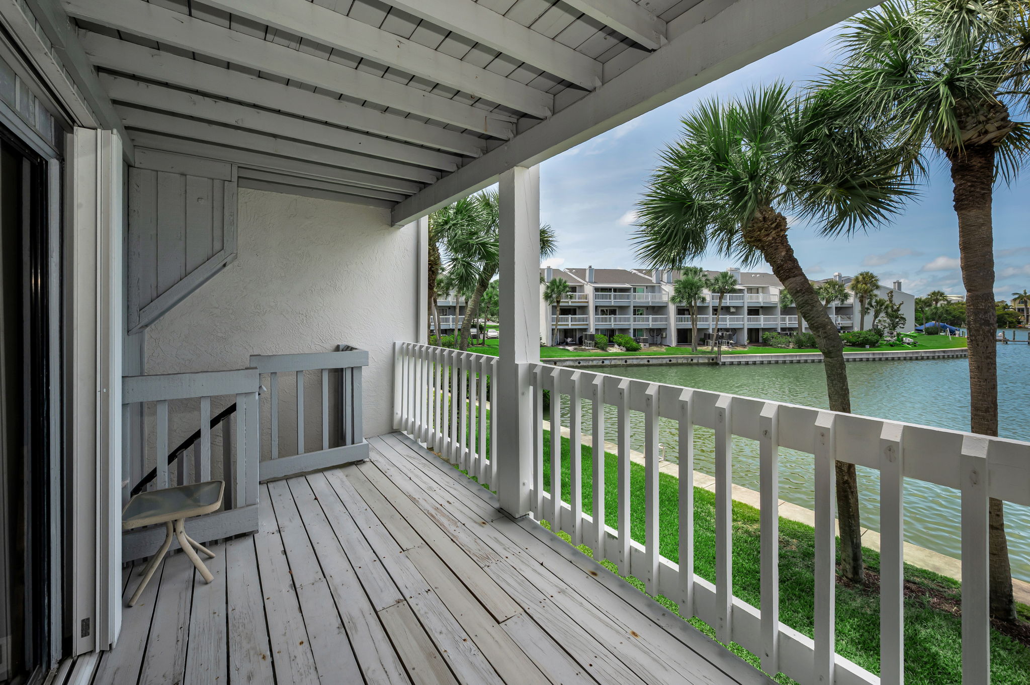 Balcony2