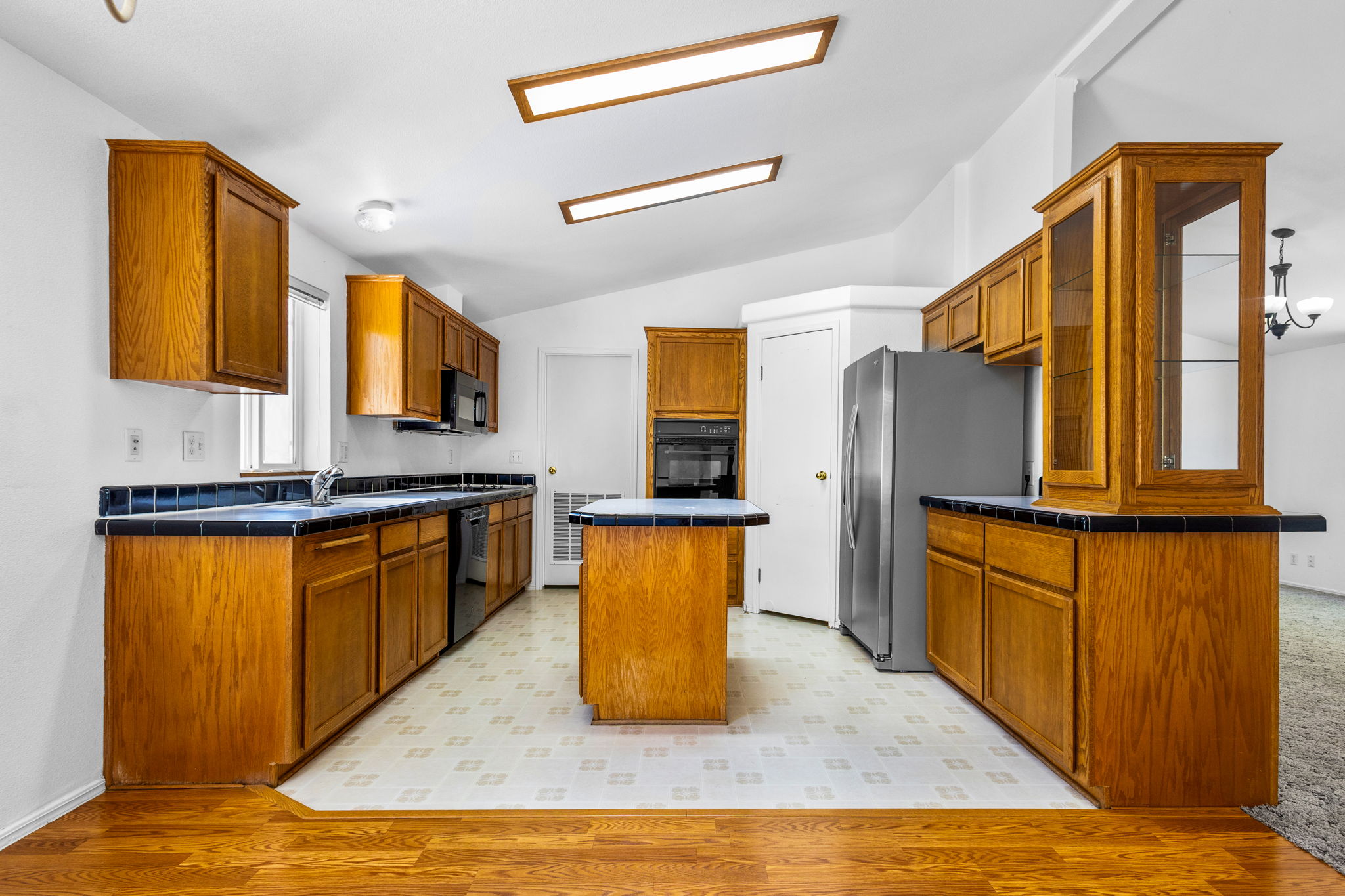 1221 47th Ave 19