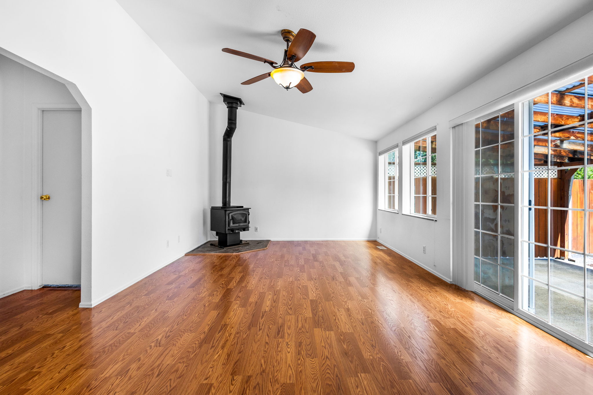 1221 47th Ave 23