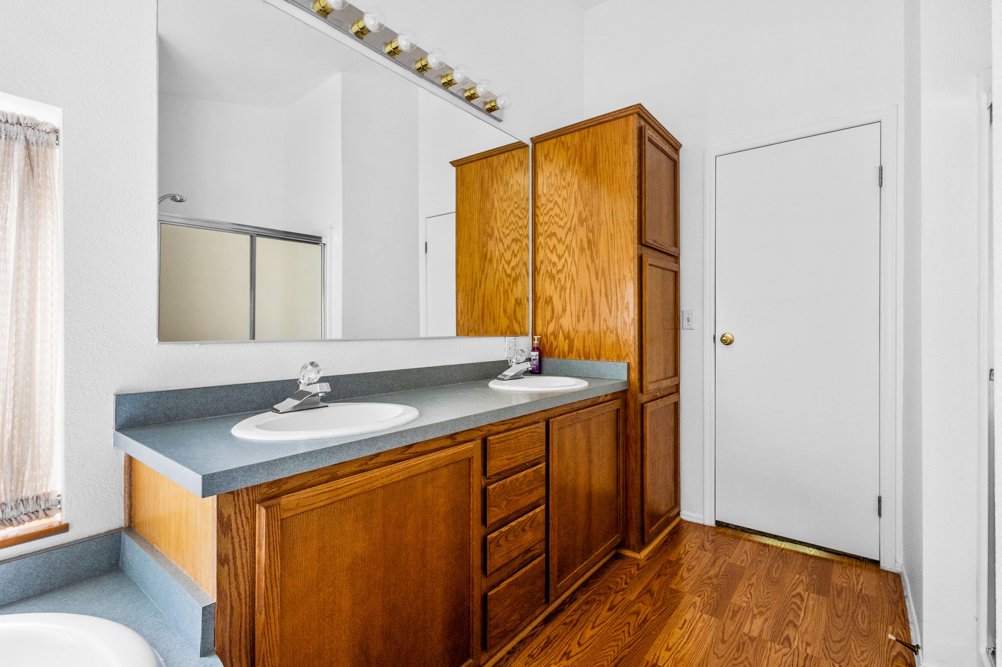 1221 47th Ave 14