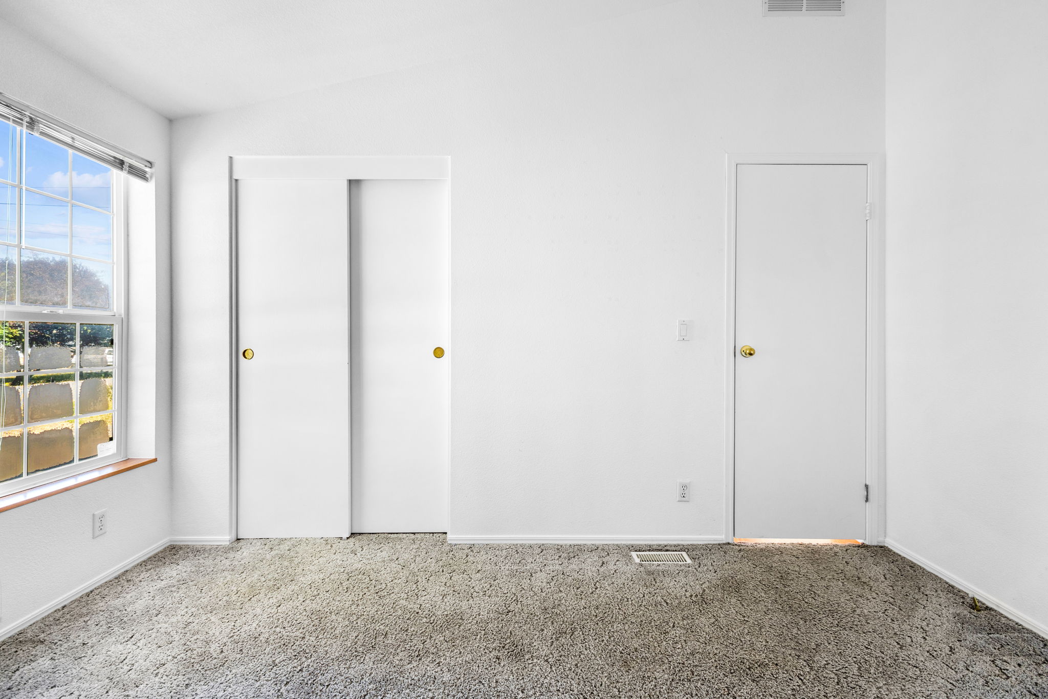1221 47th Ave 27