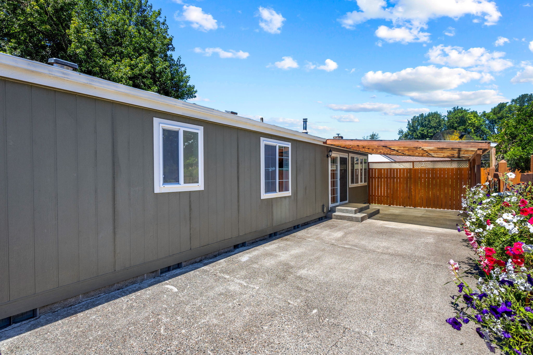 1221 47th Ave 32