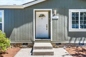 1221 47th Ave 4