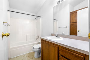 1221 47th Ave 25