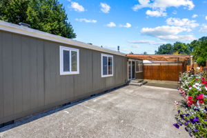 1221 47th Ave 32