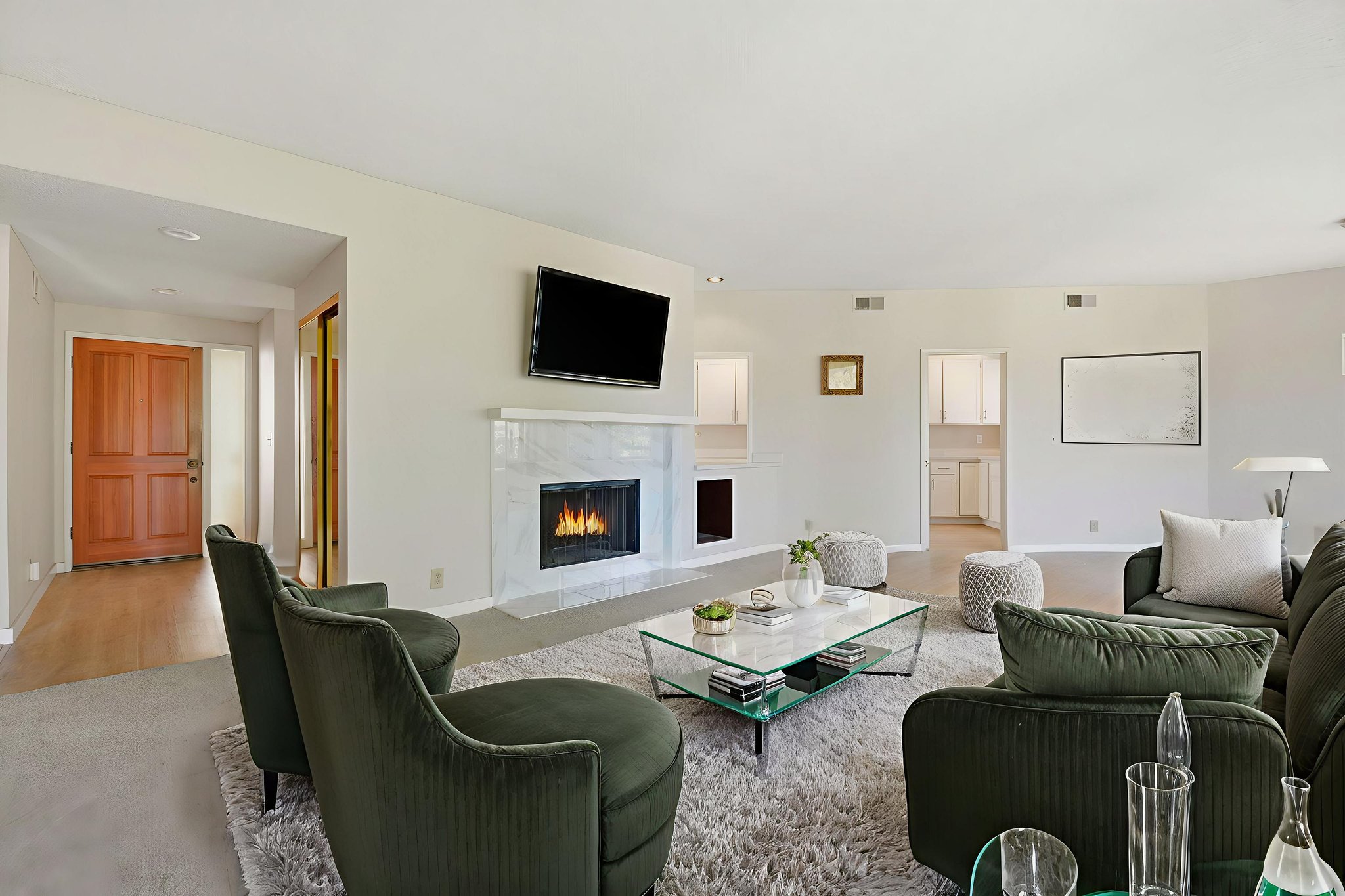 004_F8_1221 Avenida Sevilla 1B virtually staged.jpeg