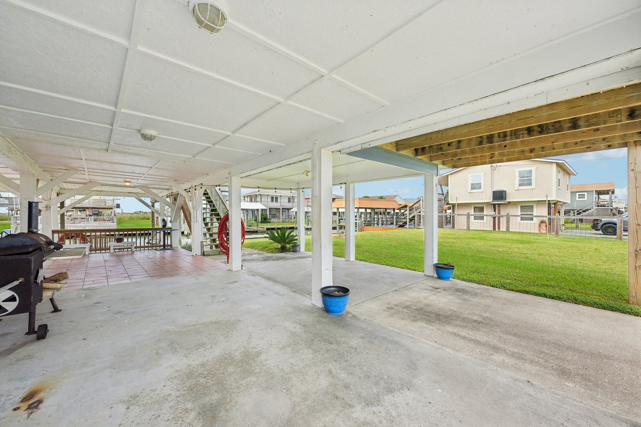 Bay St-S2310-005.jpg