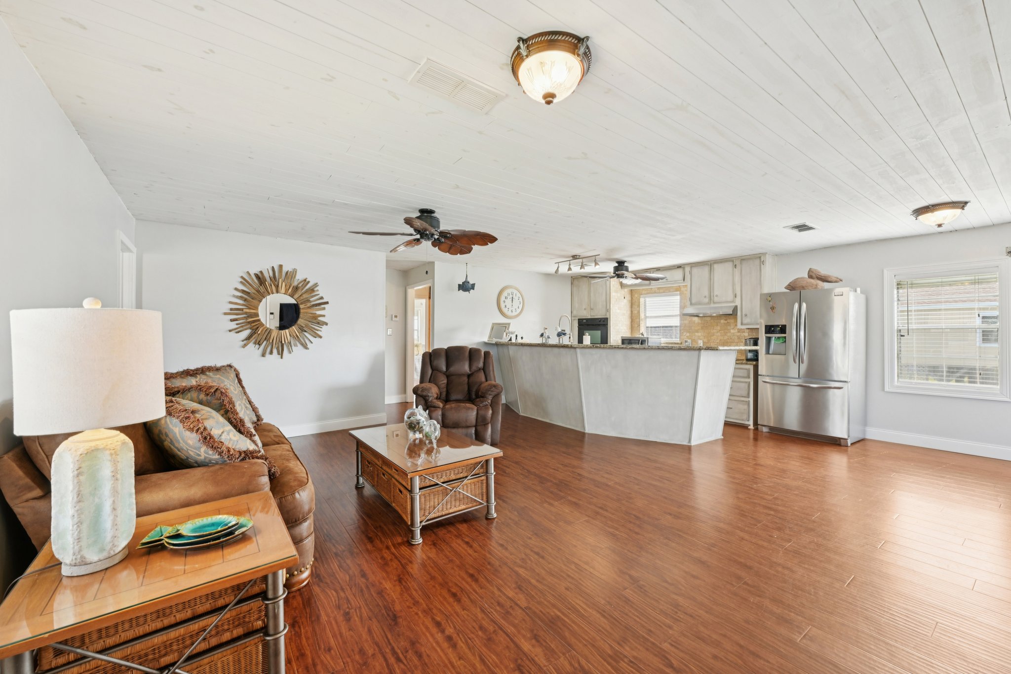 Bay St-S2310-009.jpg