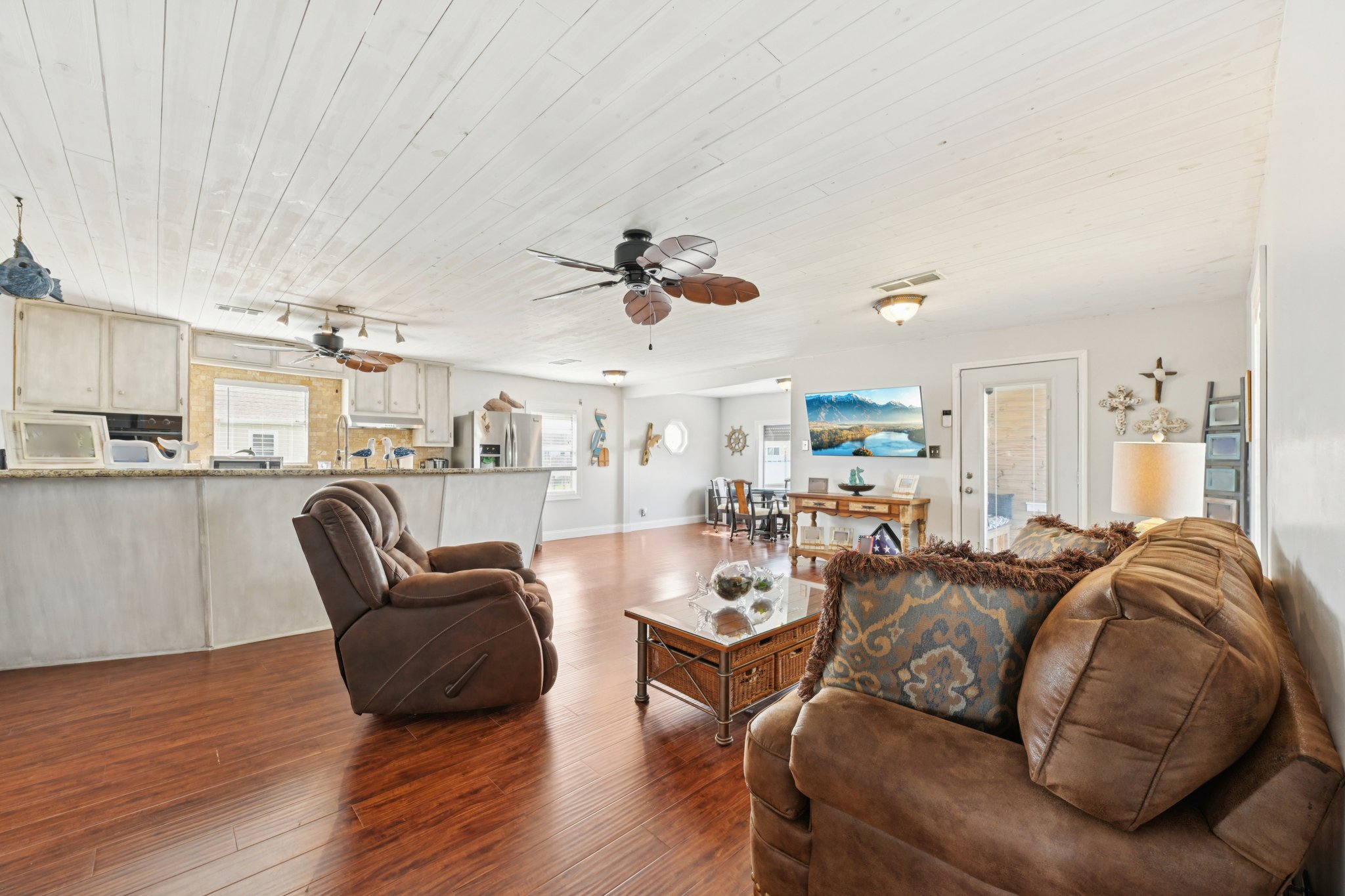 Bay St-S2310-011.jpg