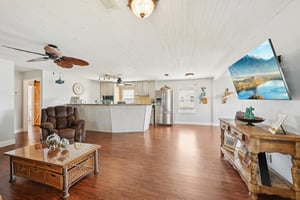 Bay St-S2310-010.jpg