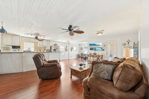 Bay St-S2310-011.jpg