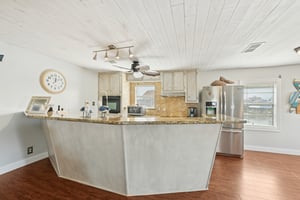 Bay St-S2310-017.jpg