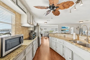 Bay St-S2310-021.jpg