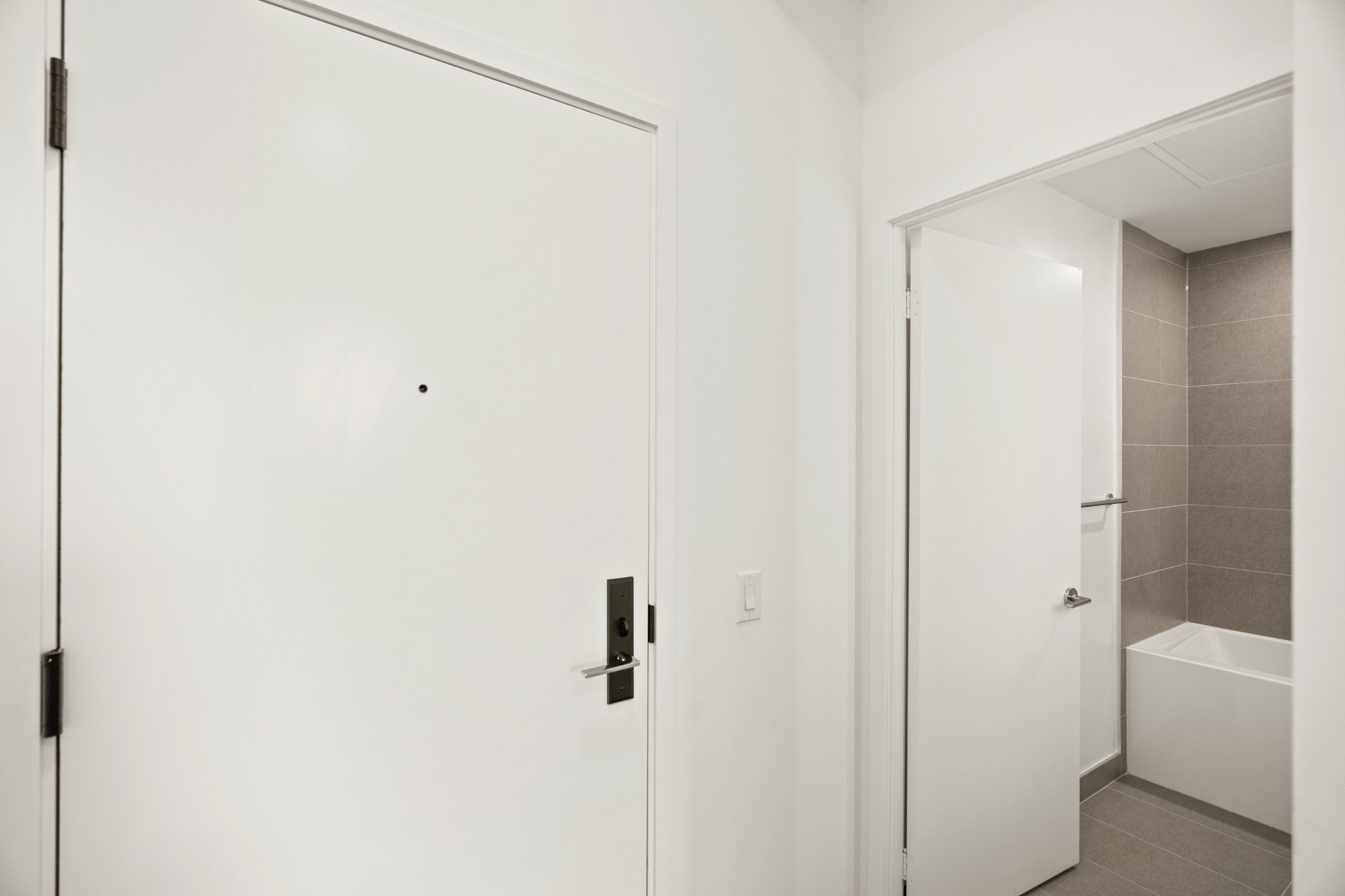 1221 King St W Unit 214 Toronto, ON M6K 1G3
