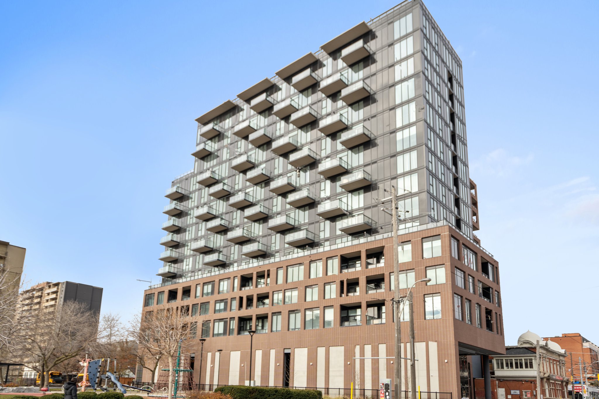 1221 King St W Unit 214 Toronto, ON M6K 1G3