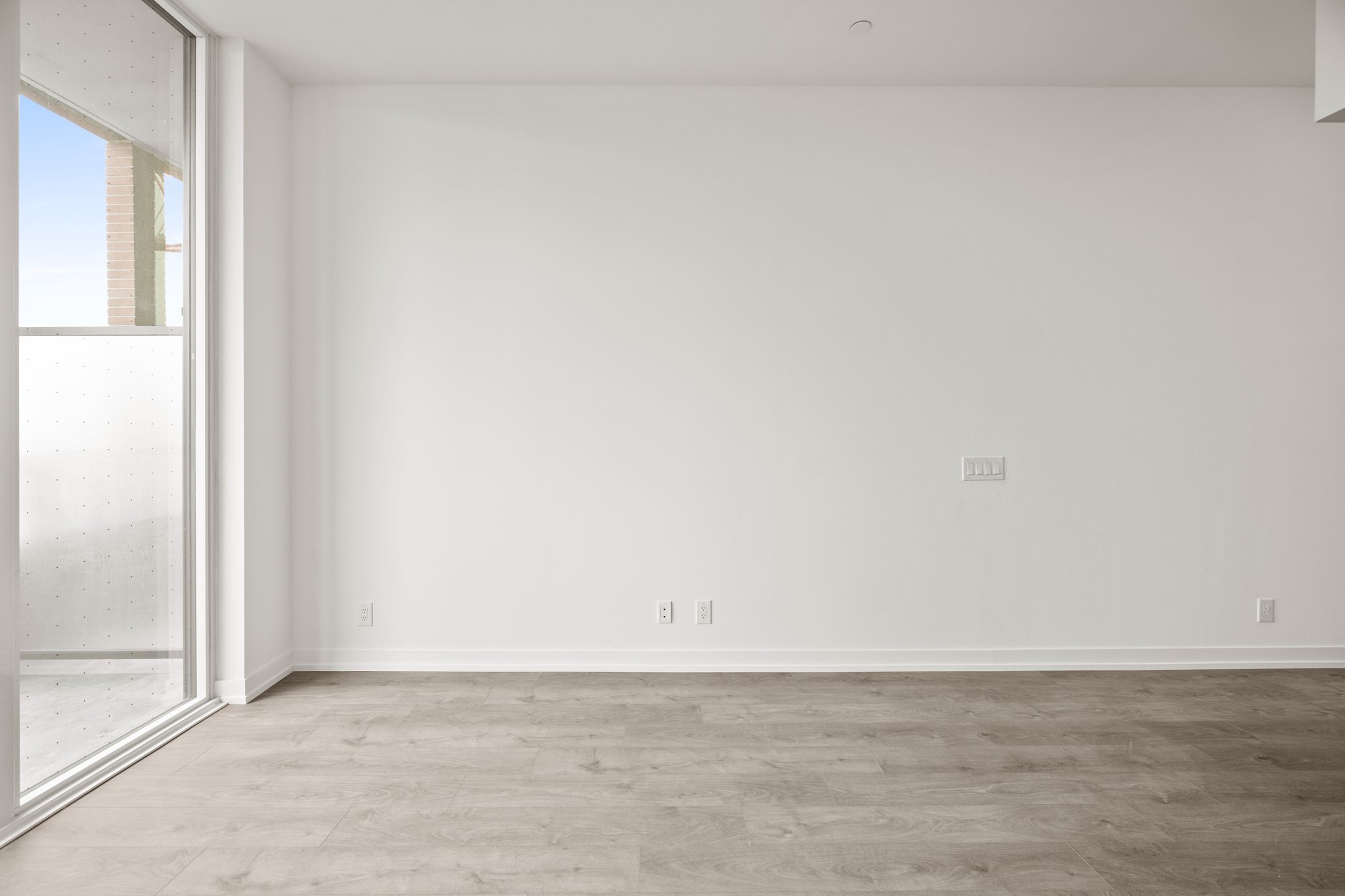 1221 King St W Unit 214 Toronto, ON M6K 1G3