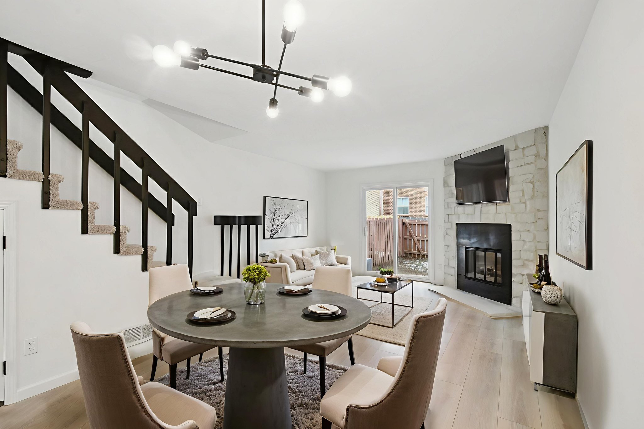 016 virtually staged.jpeg