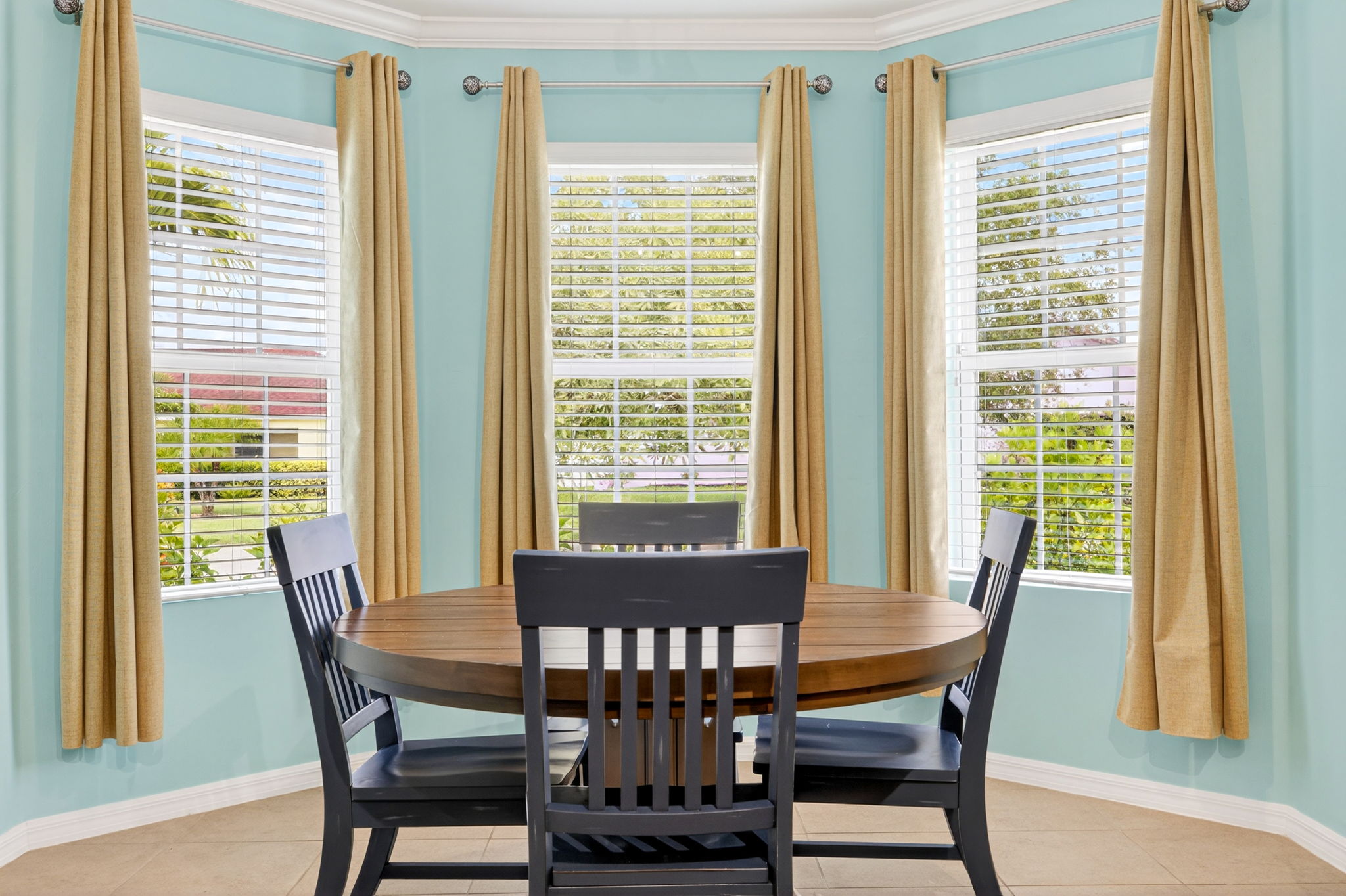 Breakfast Nook 2 of 3