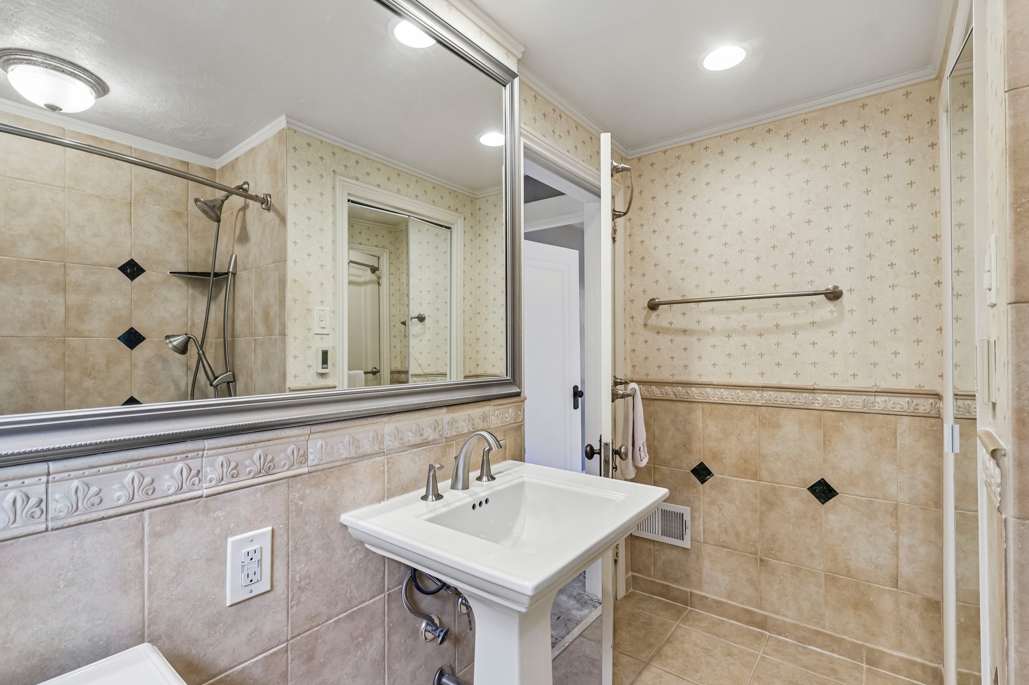 Trevanion Ave-S1007-030.jpg