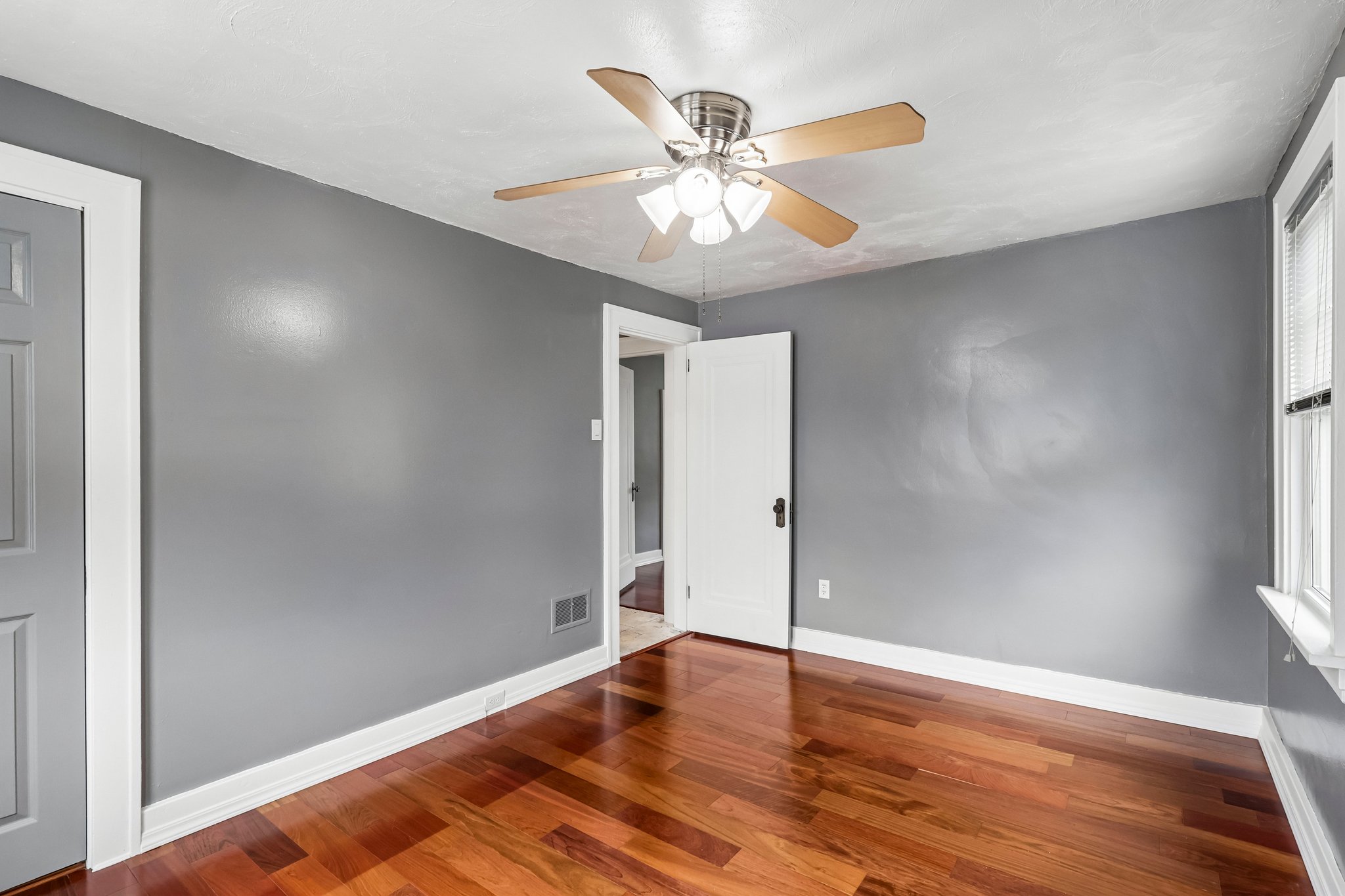 Trevanion Ave-S1007-033.jpg