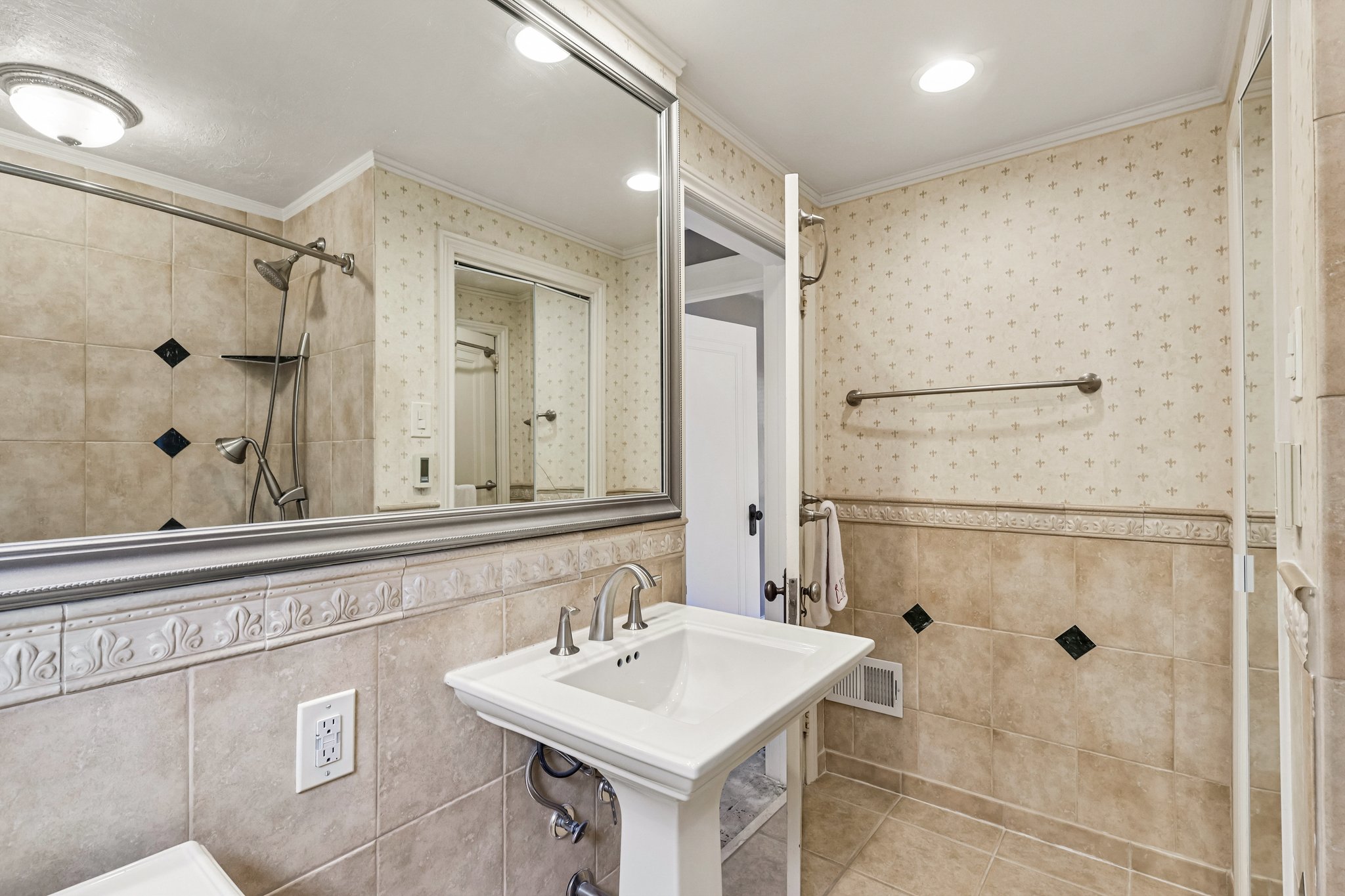 Trevanion Ave-S1007-030r.jpg