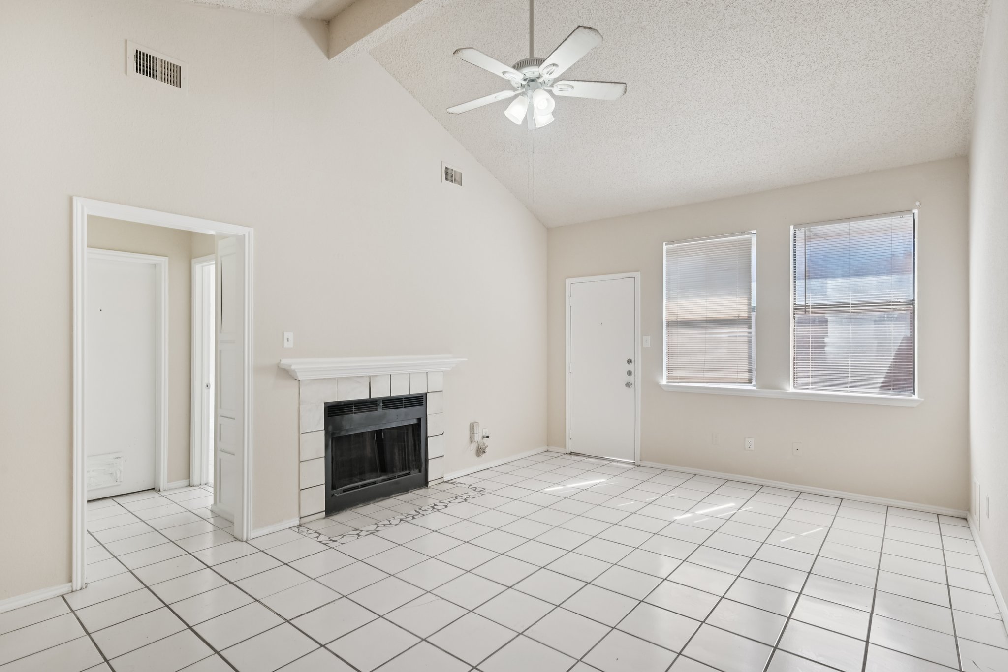 Wheatfield Dr-S2208-007.jpg