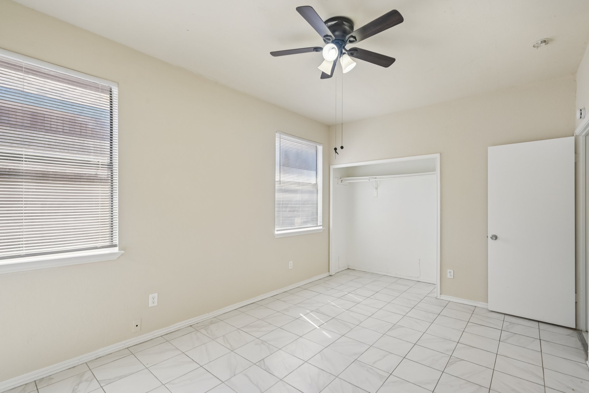 Wheatfield Dr-S2208-021.jpg