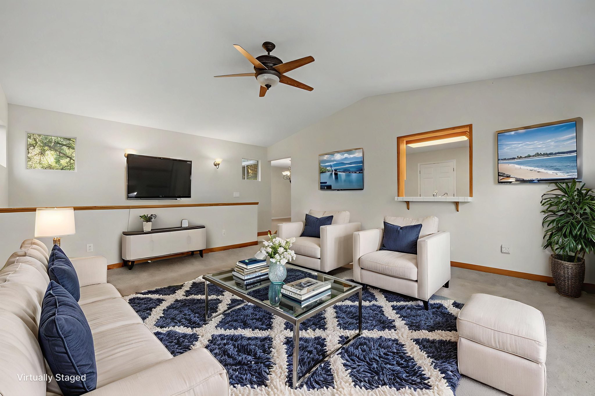 DSC03942 virtually staged.jpeg