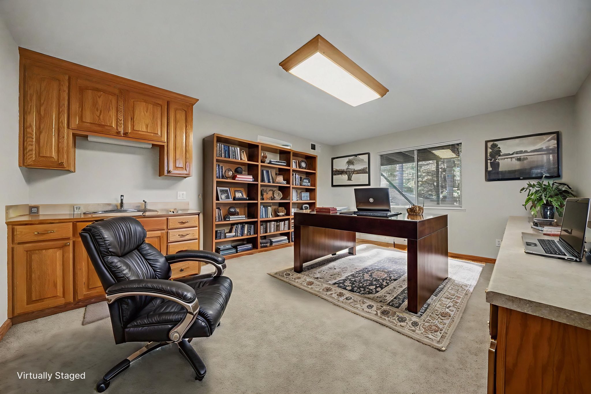 DSC03954 virtually staged.jpeg